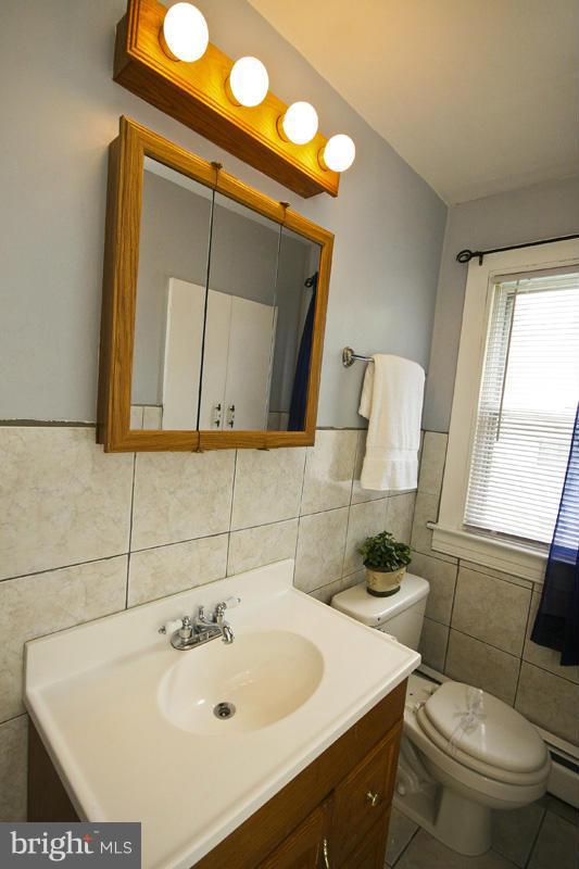 HAMMONDS FERRY - Residential