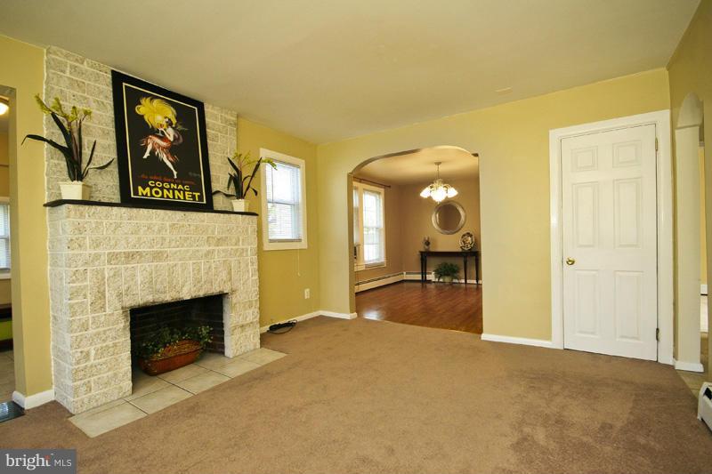 HAMMONDS FERRY - Residential