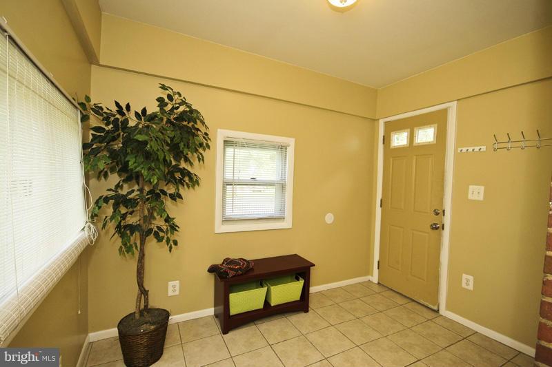 HAMMONDS FERRY - Residential