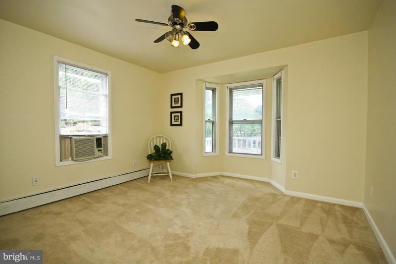 HAMMONDS FERRY - Residential