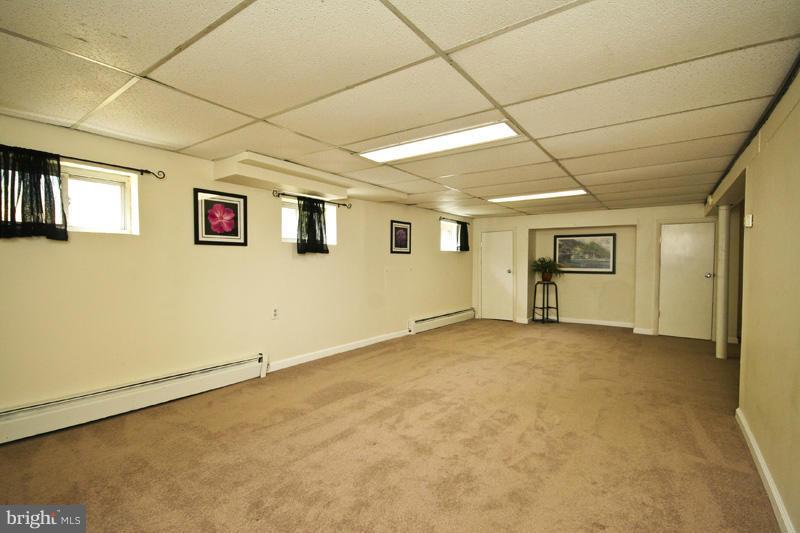 HAMMONDS FERRY - Residential