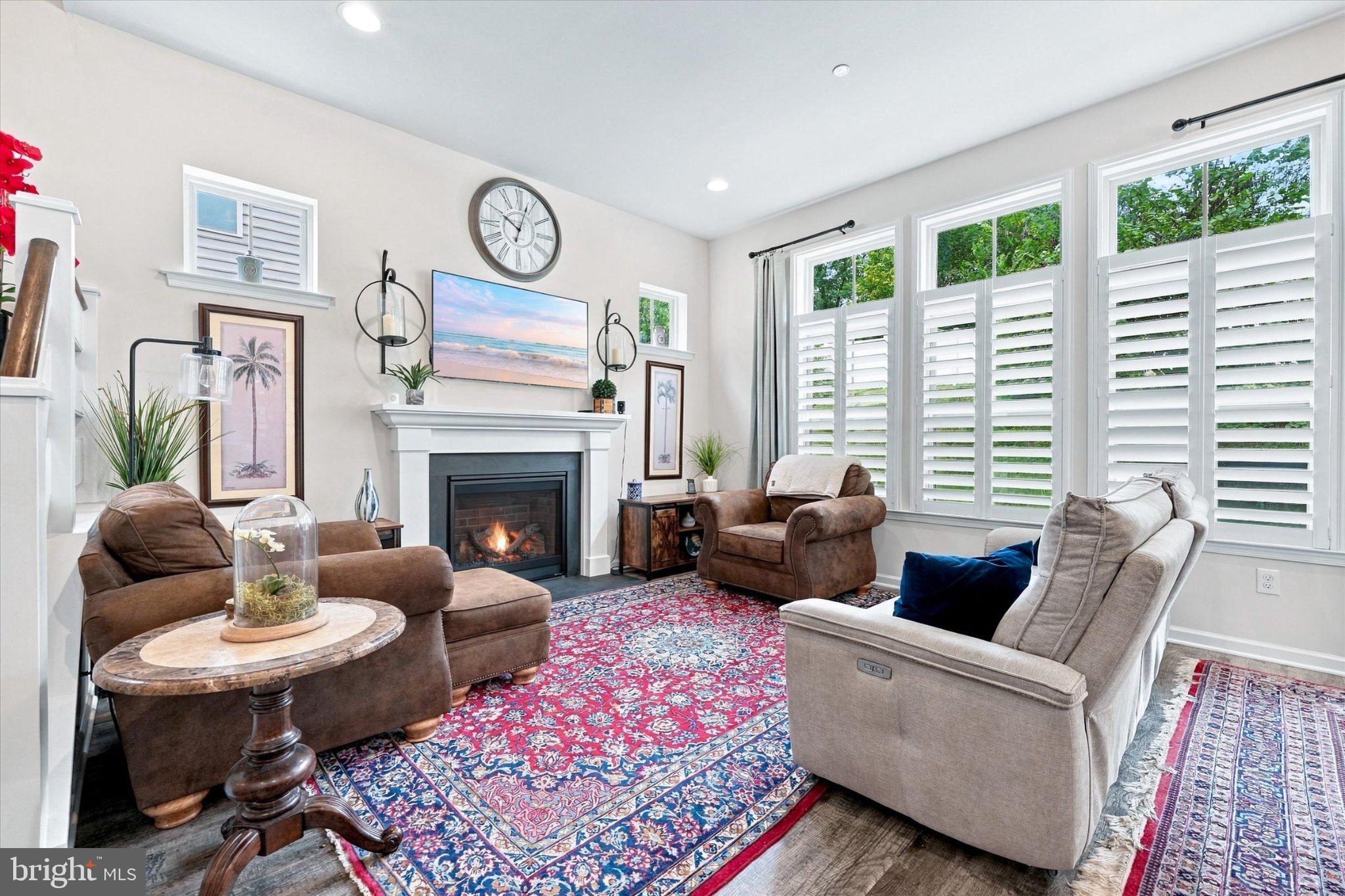 275 KESTREL COURT
