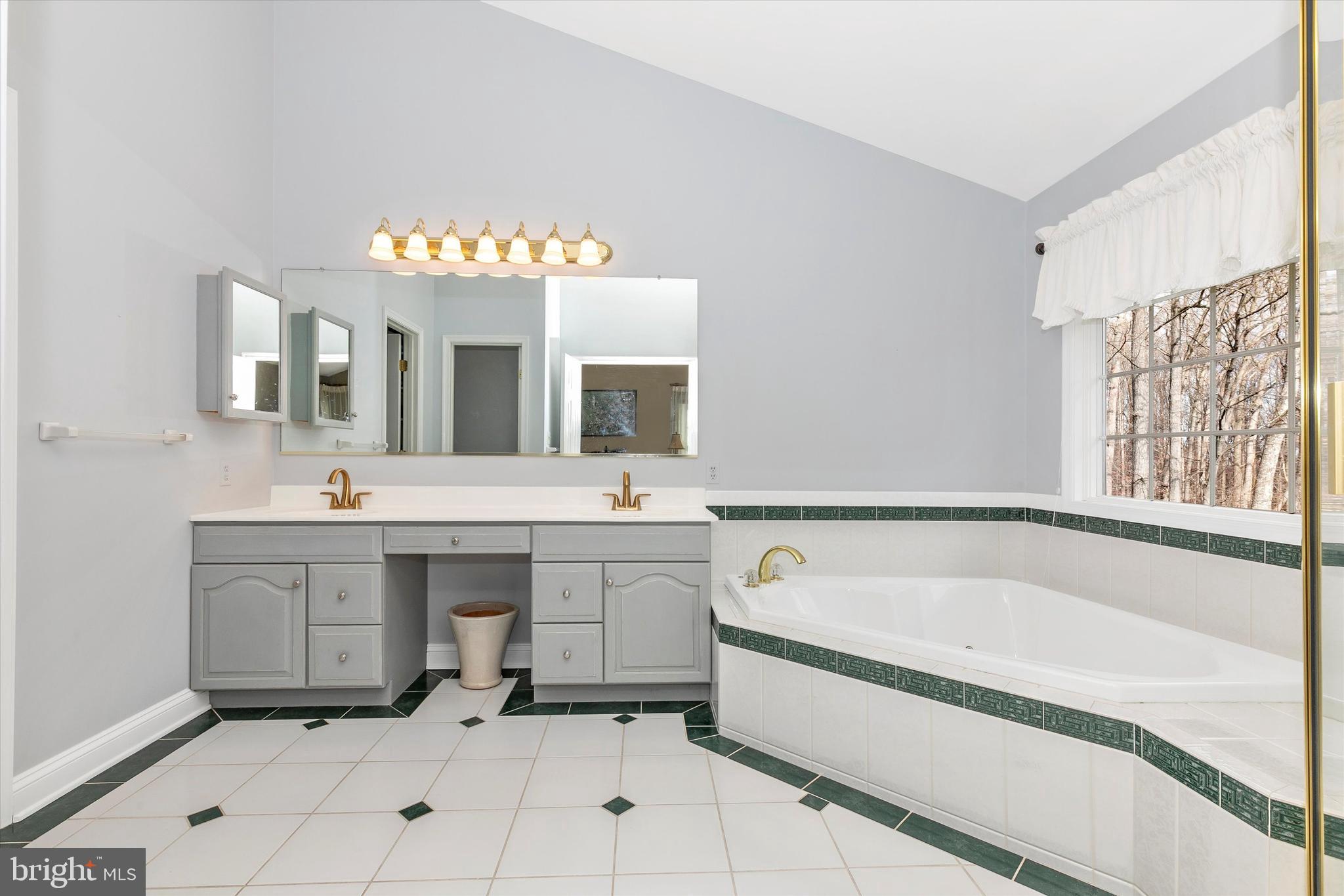 SWEETWATER PASS - Residential