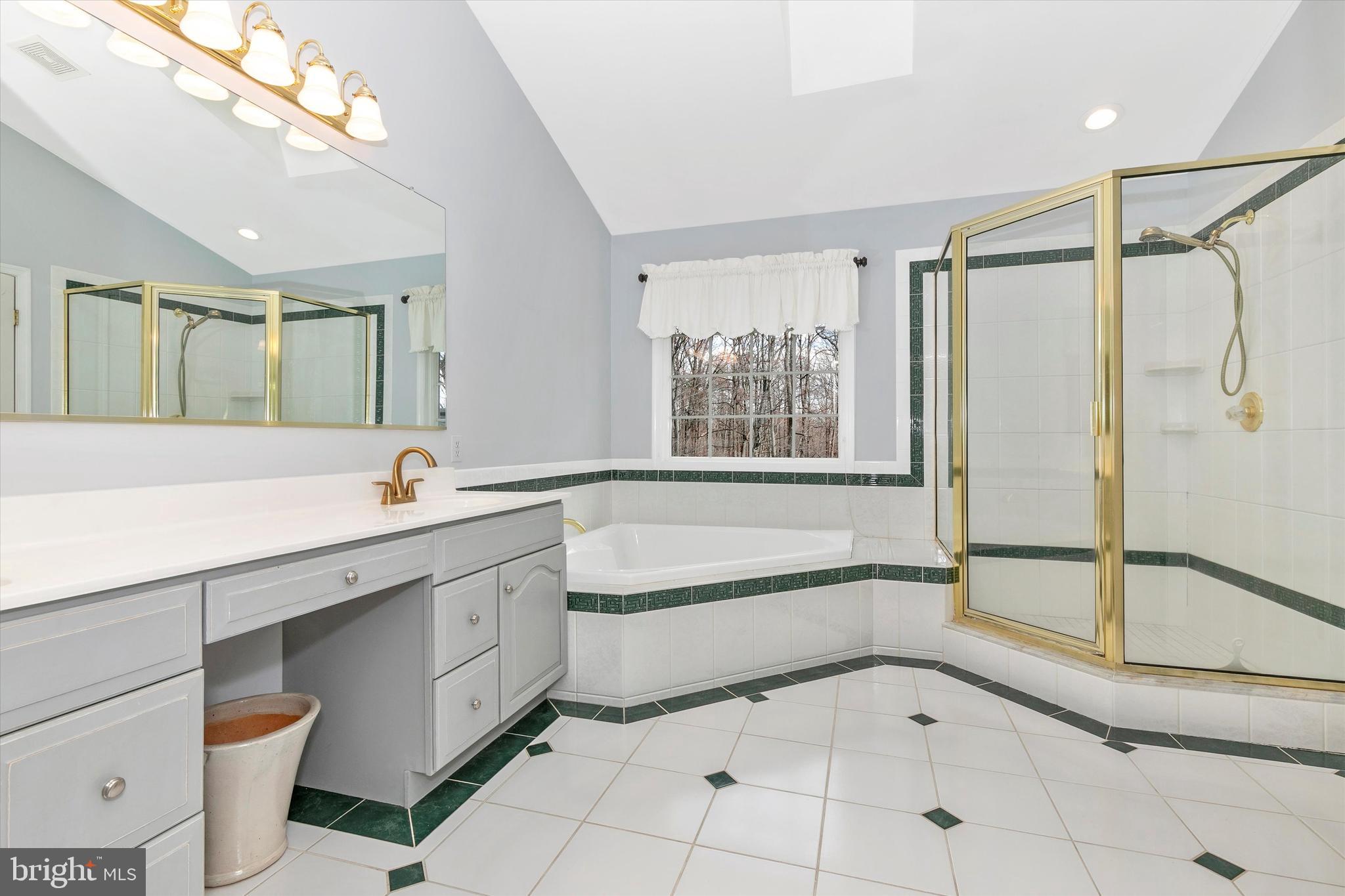 SWEETWATER PASS - Residential