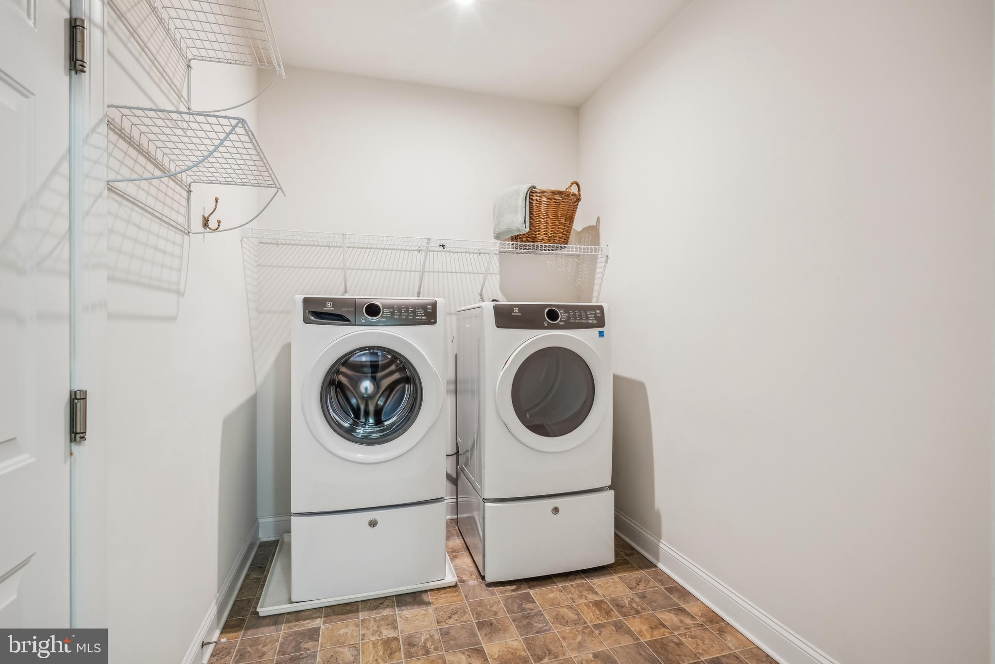 BAY BRIDGE COVE - Residential