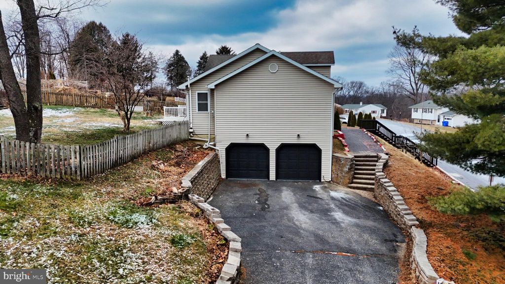 Photo of 4761 Lawntara Street, HARRISBURG, PA 17111 (MLS # PADA2052652)