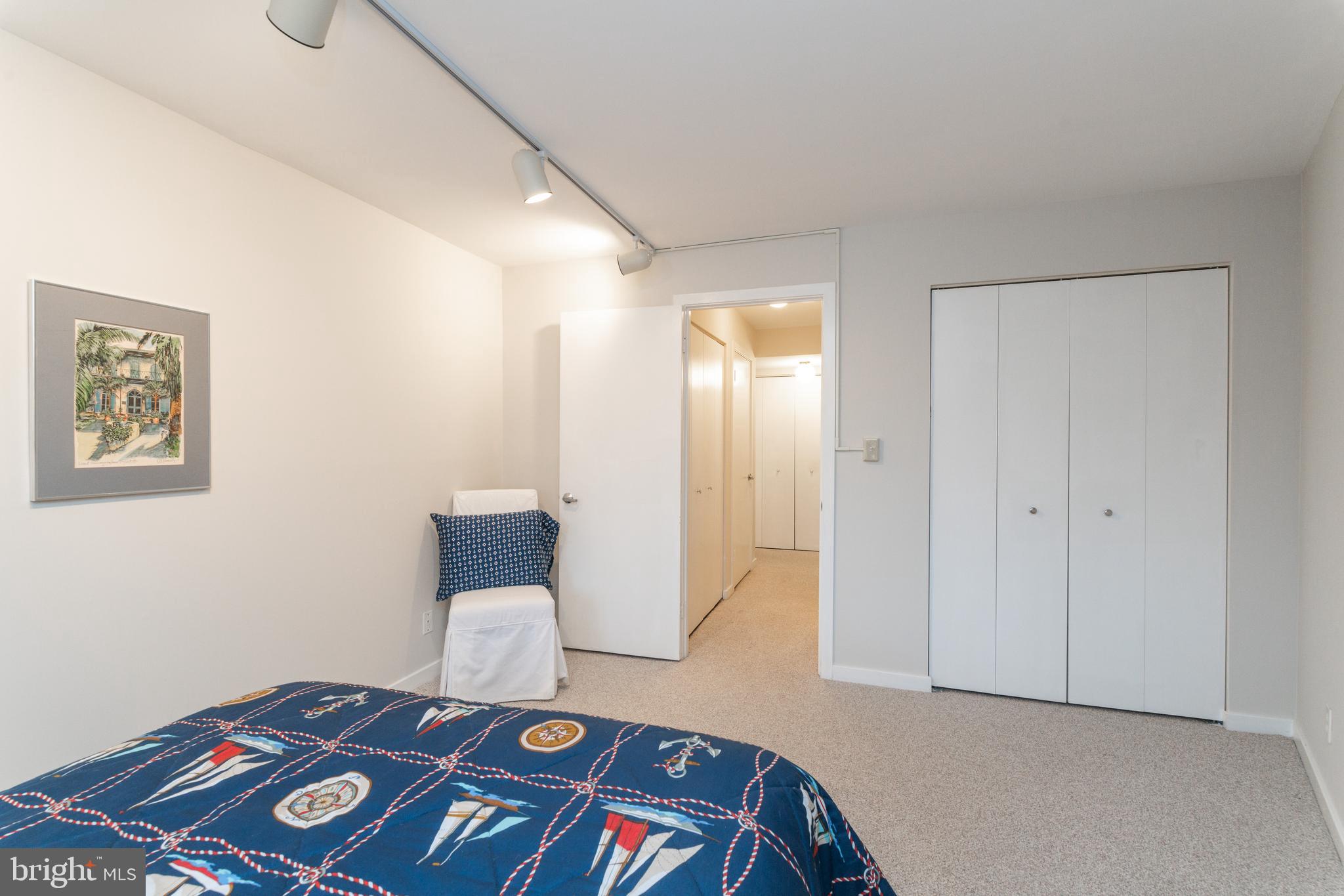 CHESAPEAKE HARBOUR - Residential