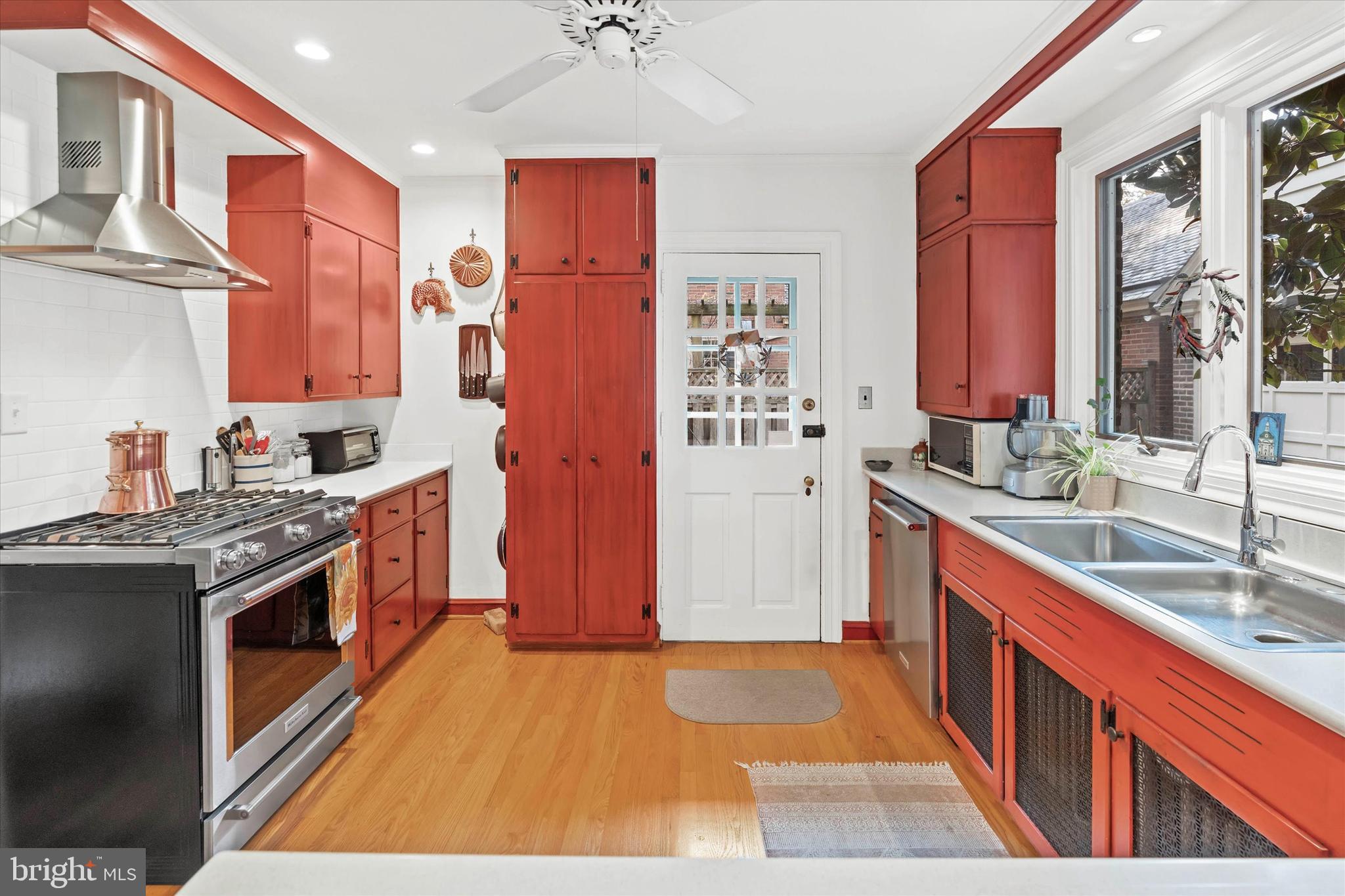 WAWASET PARK - Residential