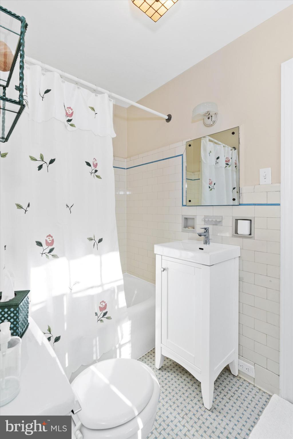 WAWASET PARK - Residential