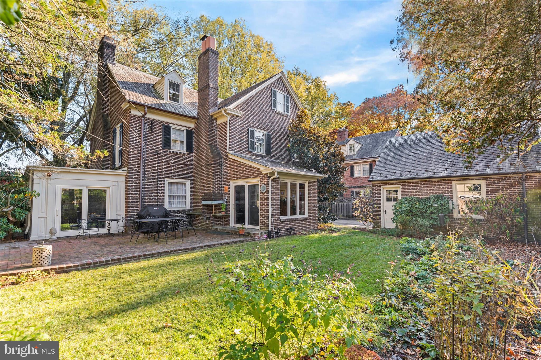 WAWASET PARK - Residential