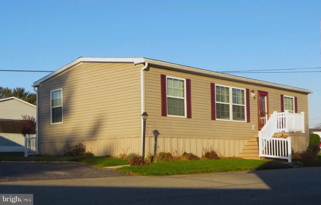 Photo of 37 JEFFREY RD, GORDONVILLE, PA 17529 (MLS # PALA2028278)