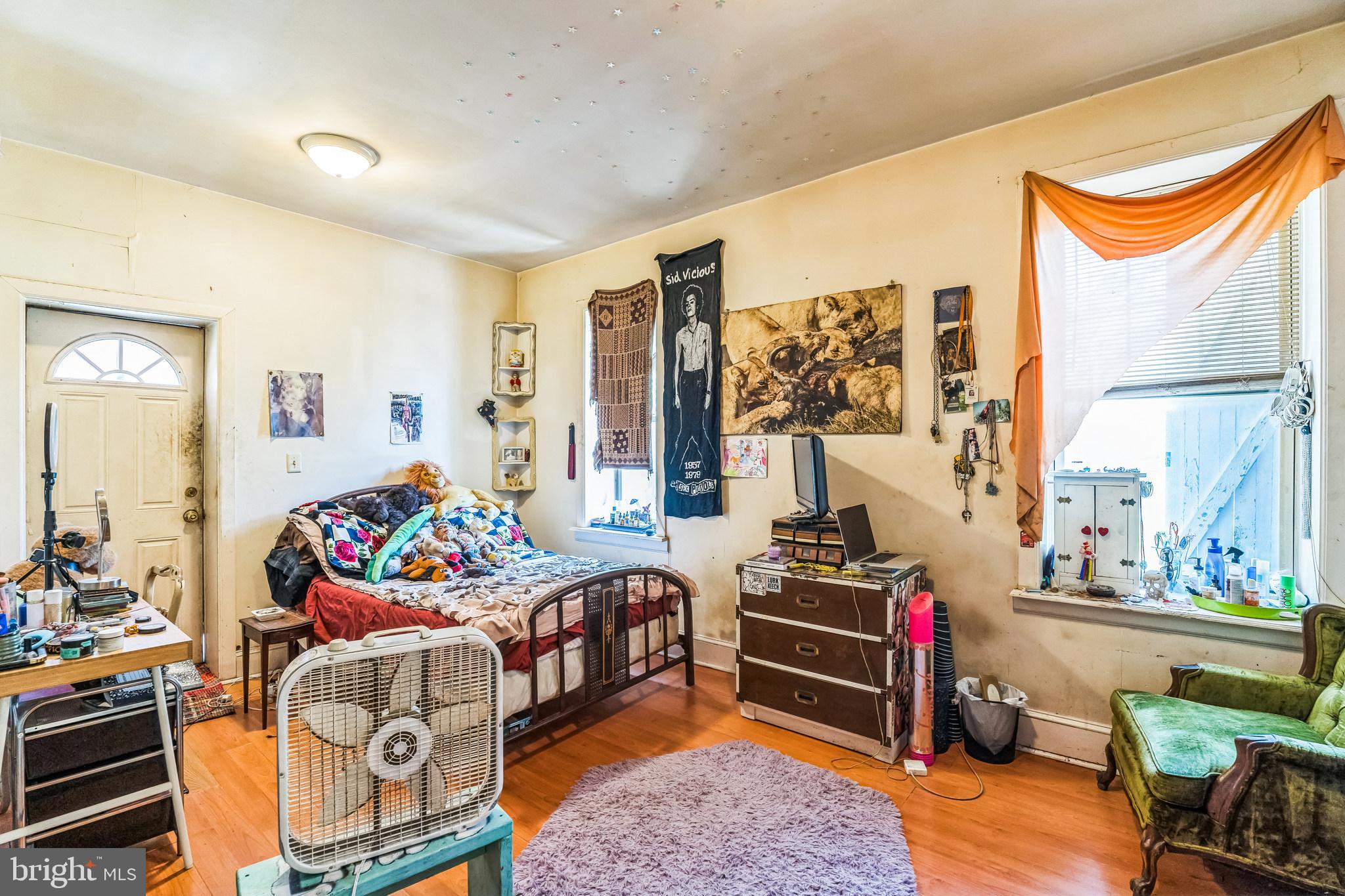 POINT BREEZE - Residential