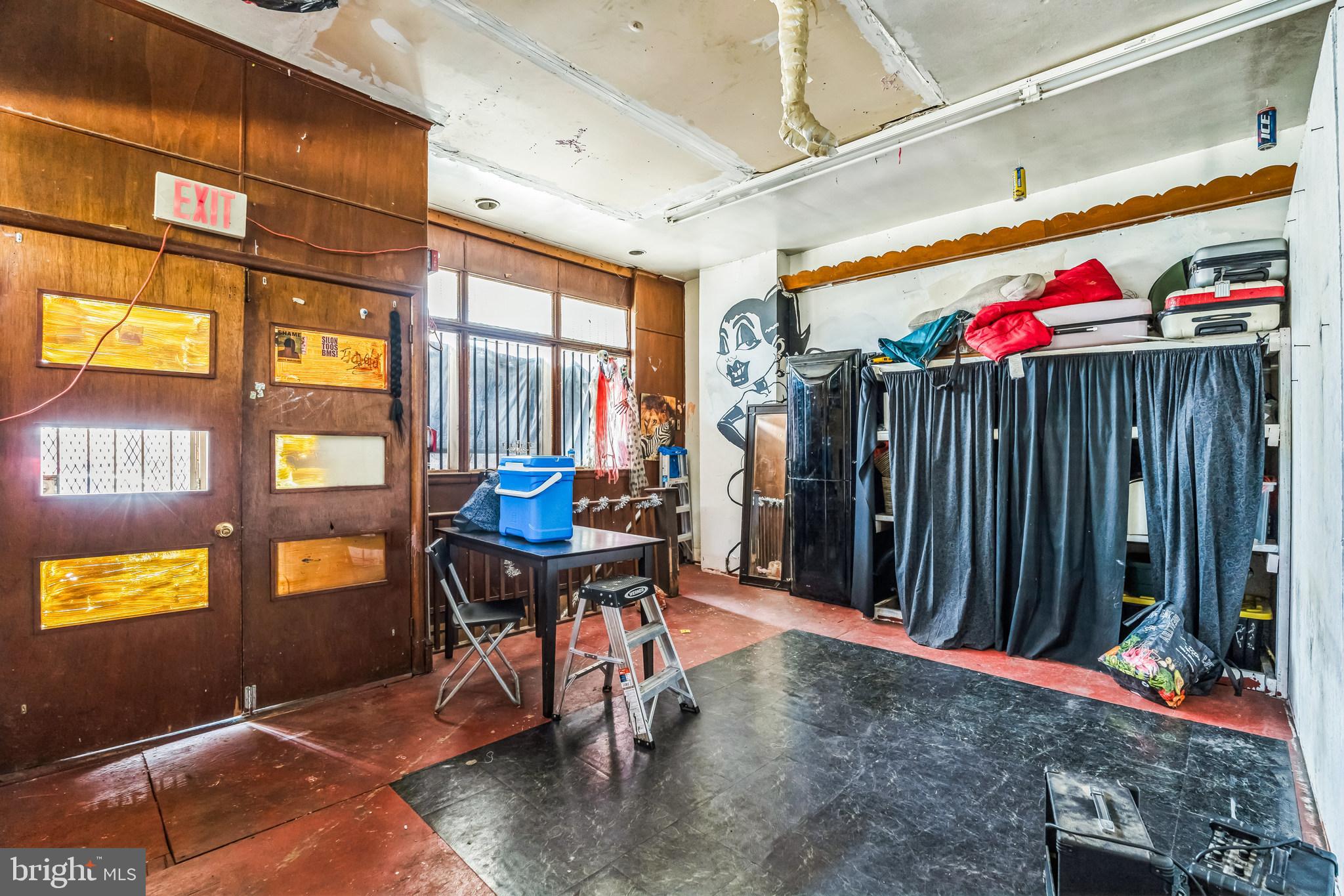 POINT BREEZE - Residential