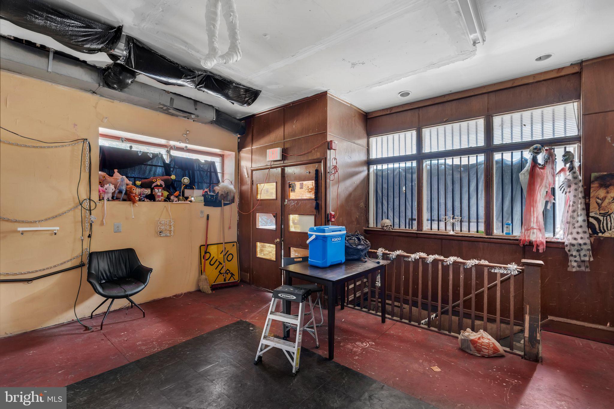 POINT BREEZE - Residential