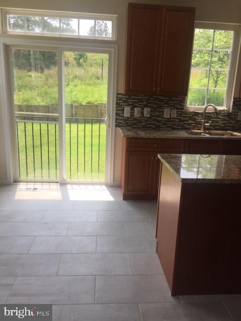 SEVEN OAKS - Residential Lease