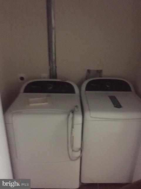 SEVEN OAKS - Residential Lease