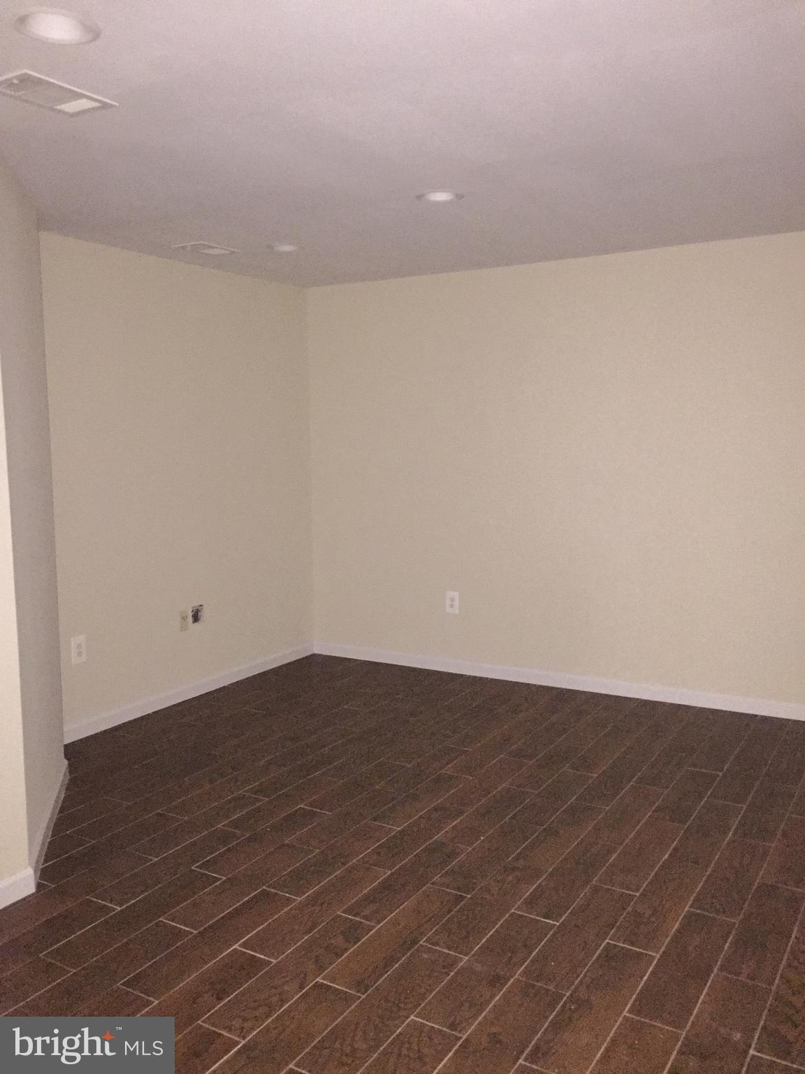 SEVEN OAKS - Residential Lease