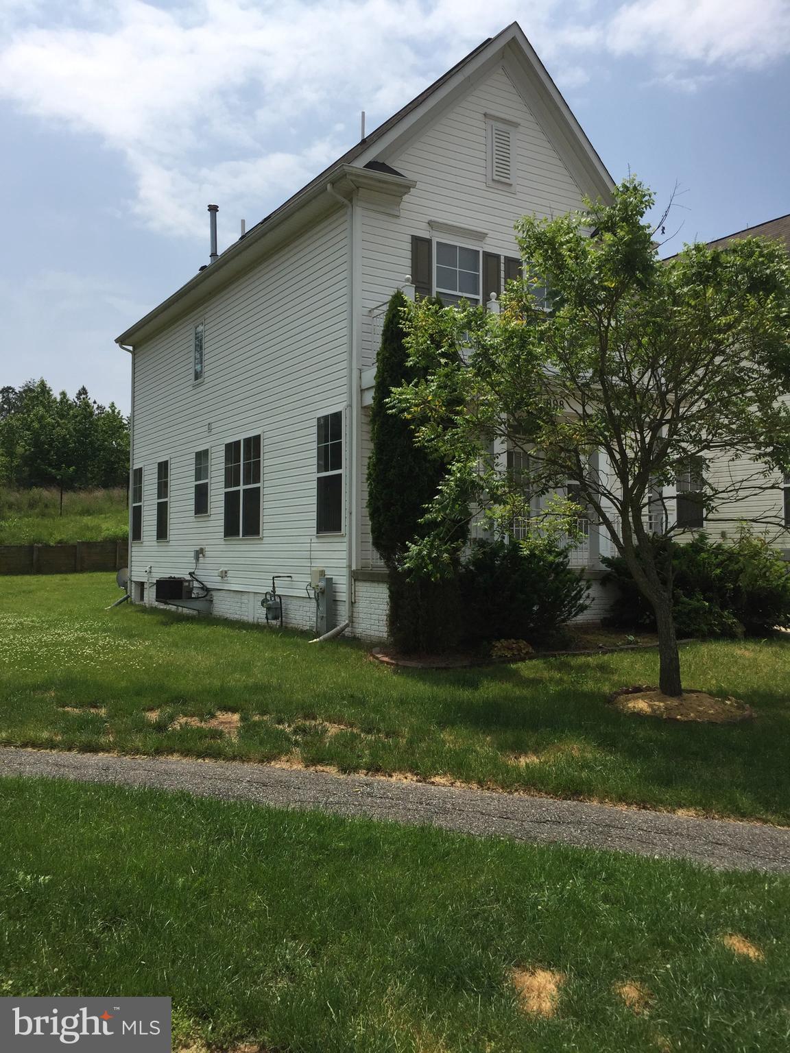 SEVEN OAKS - Residential Lease