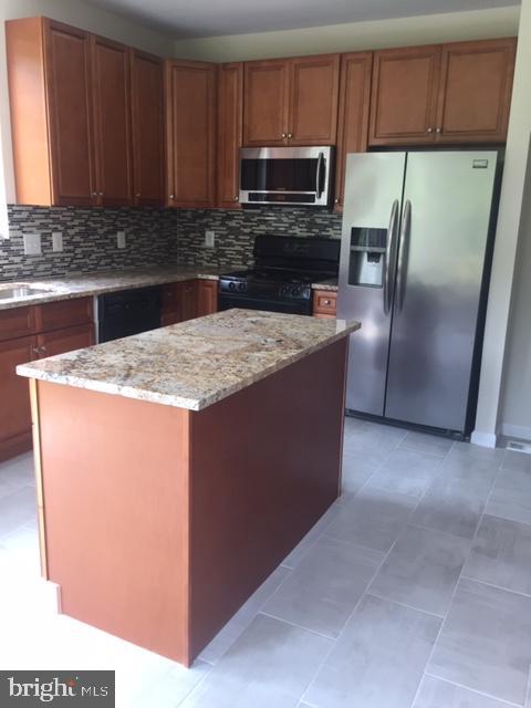 SEVEN OAKS - Residential Lease