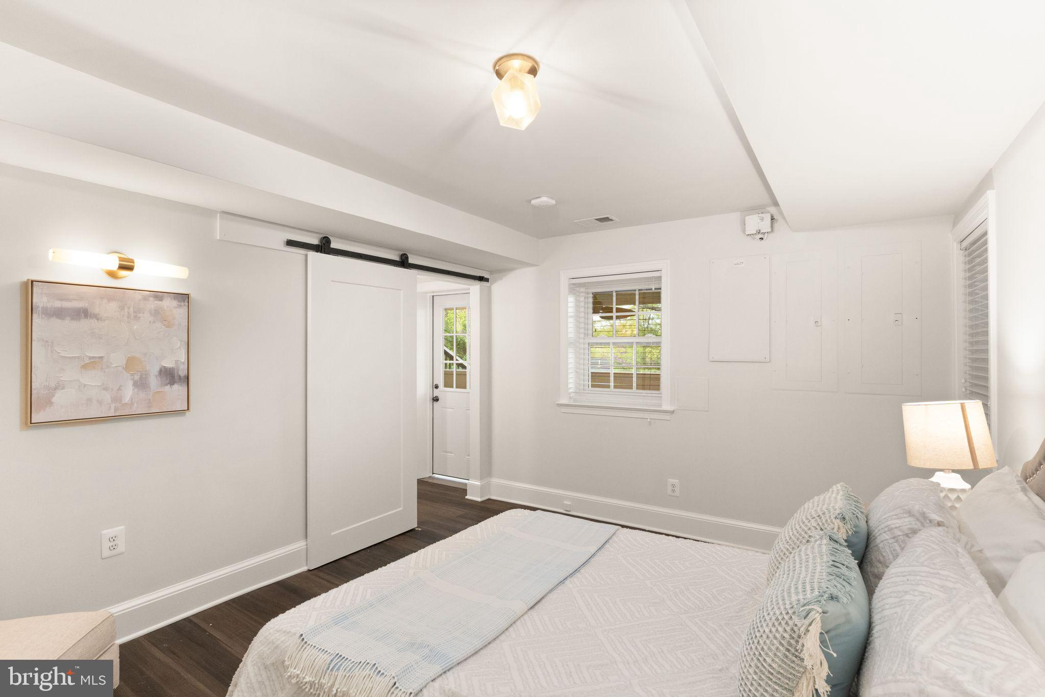 BEVERLY HILLS - Residential