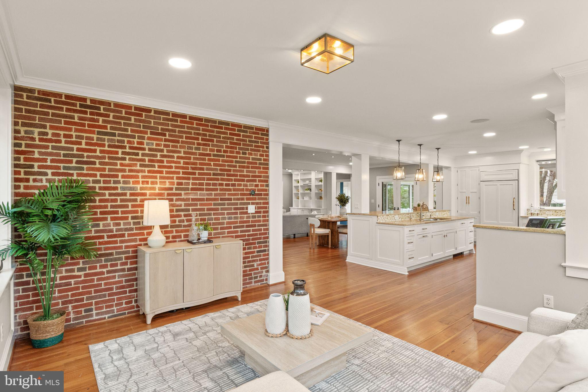 BEVERLY HILLS - Residential