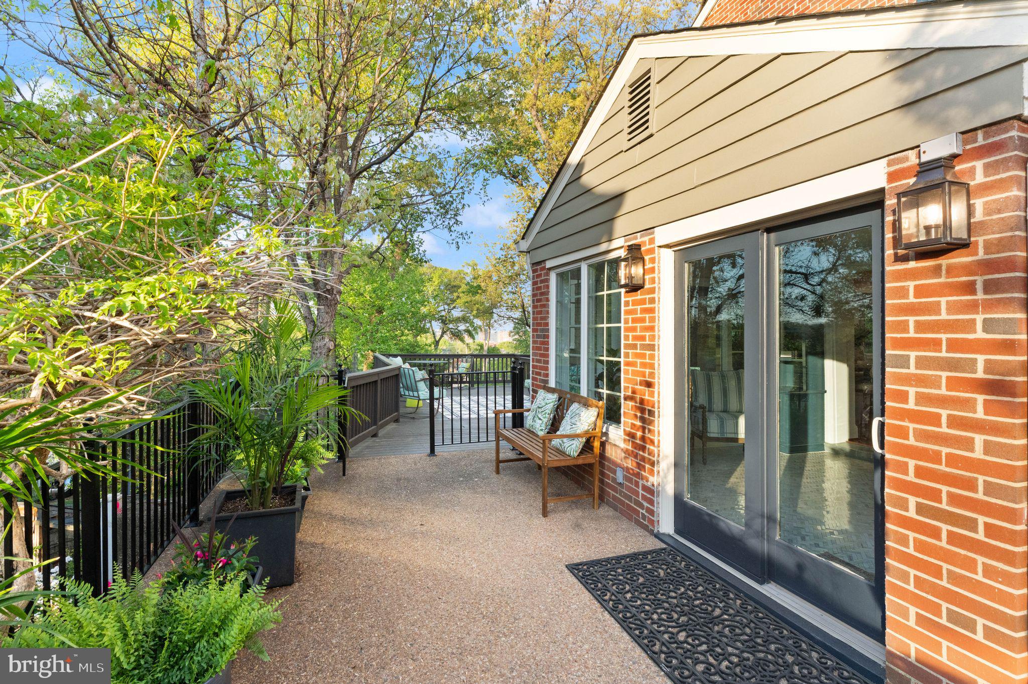 BEVERLY HILLS - Residential