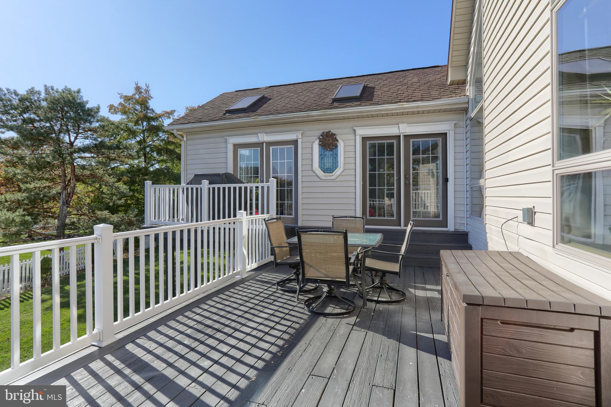 FOREST HILLS - Residential