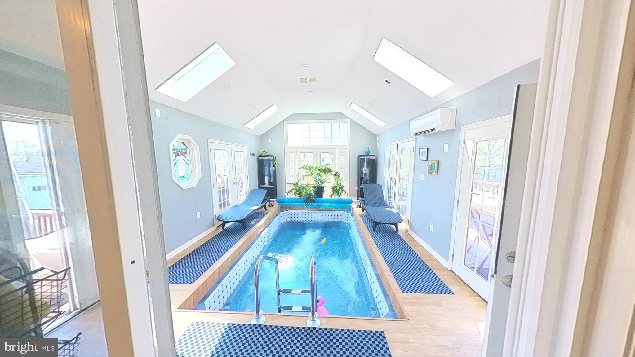 FOREST HILLS - Residential