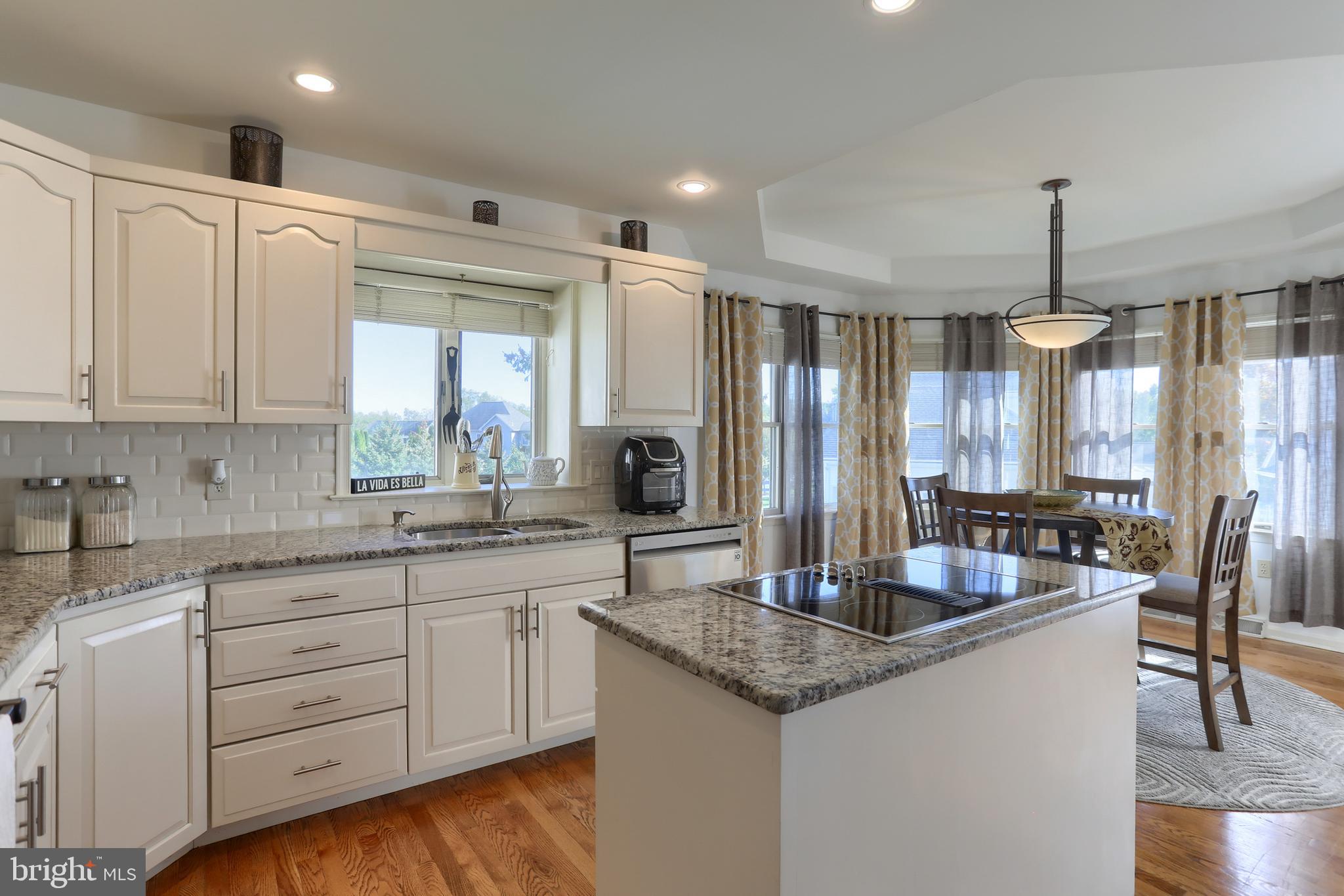 FOREST HILLS - Residential