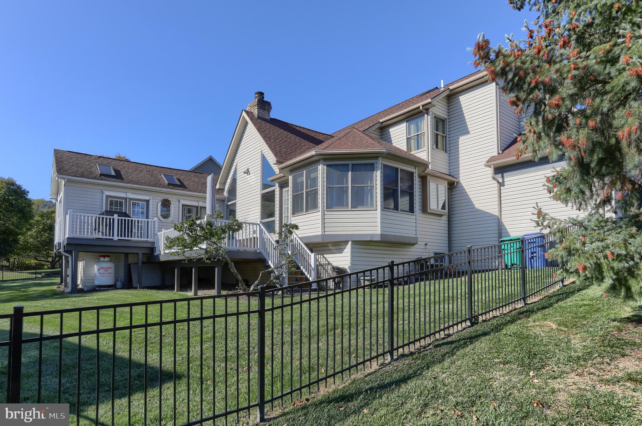 FOREST HILLS - Residential