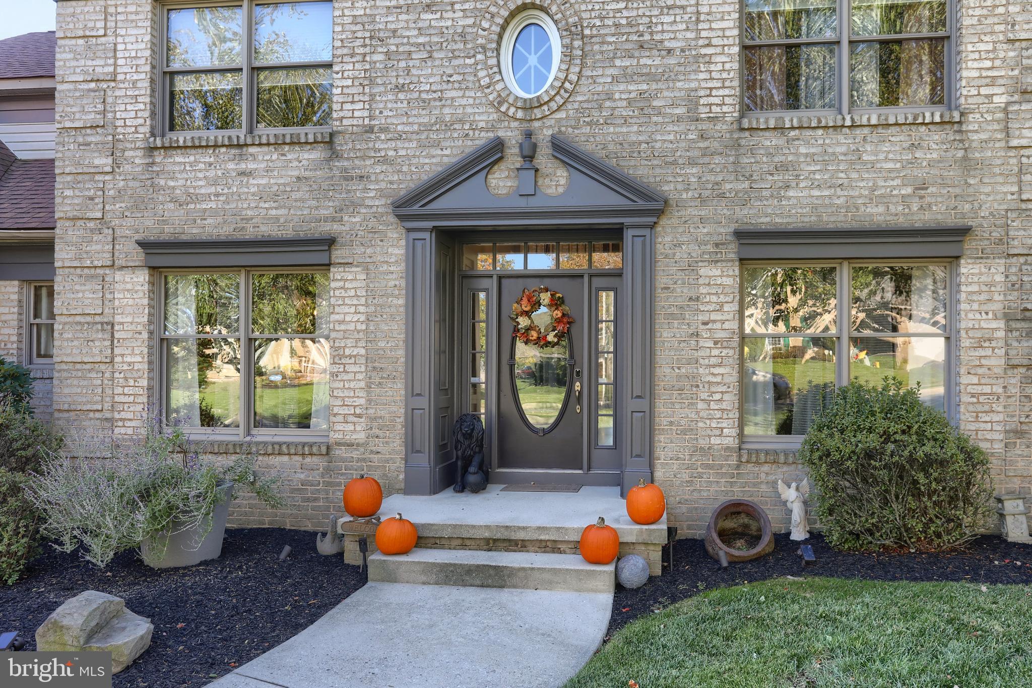 FOREST HILLS - Residential