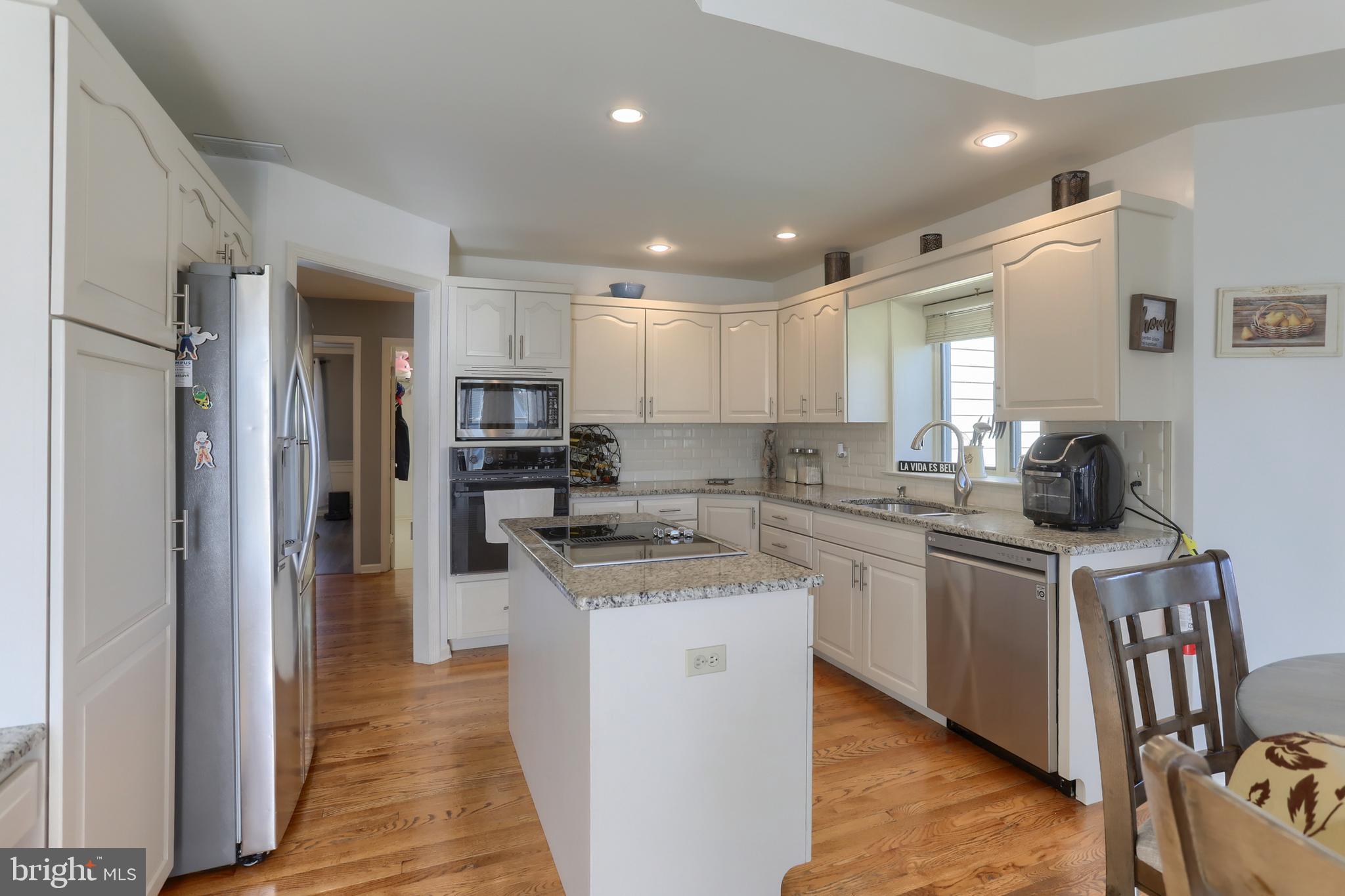 FOREST HILLS - Residential