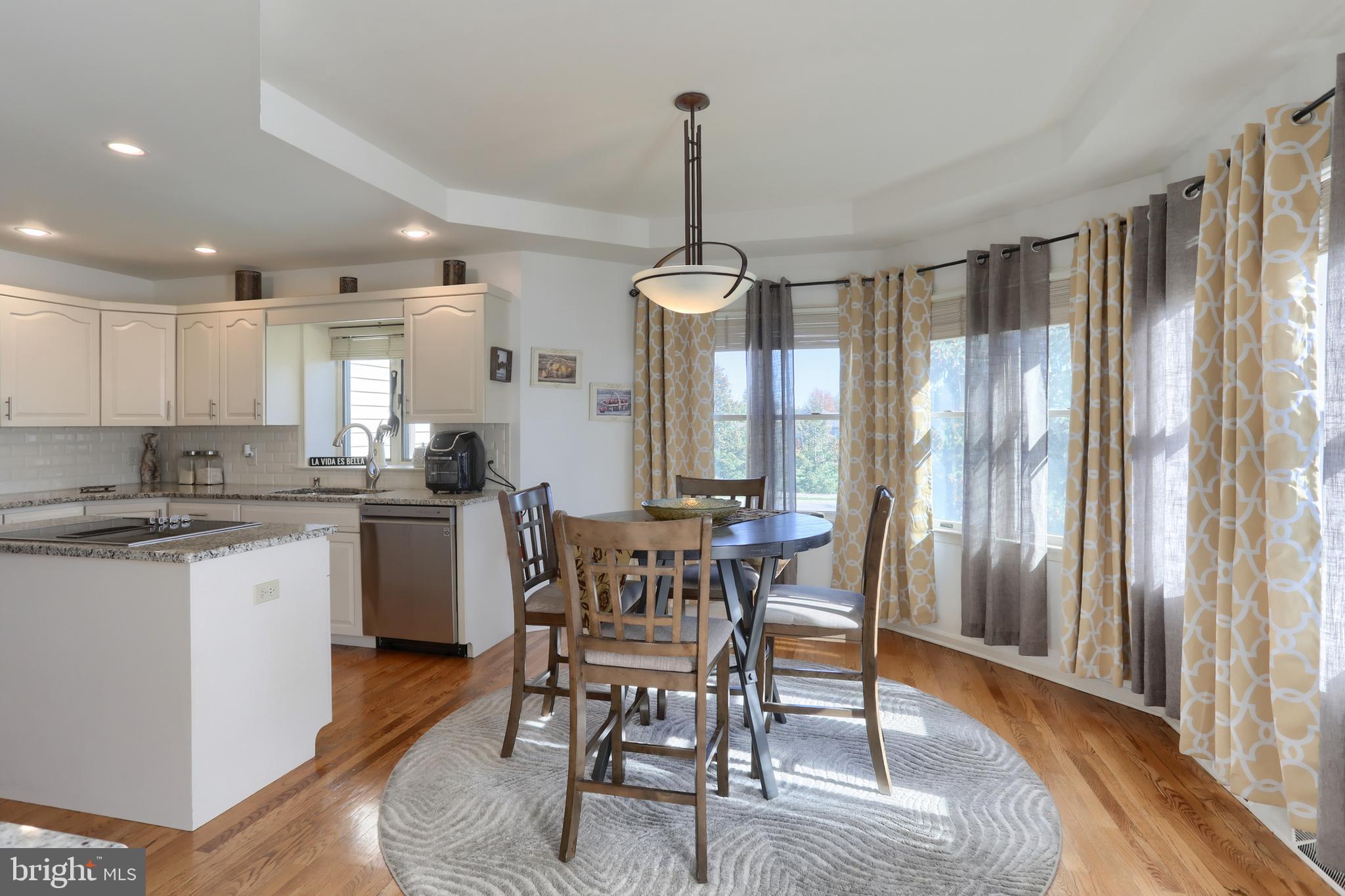 FOREST HILLS - Residential