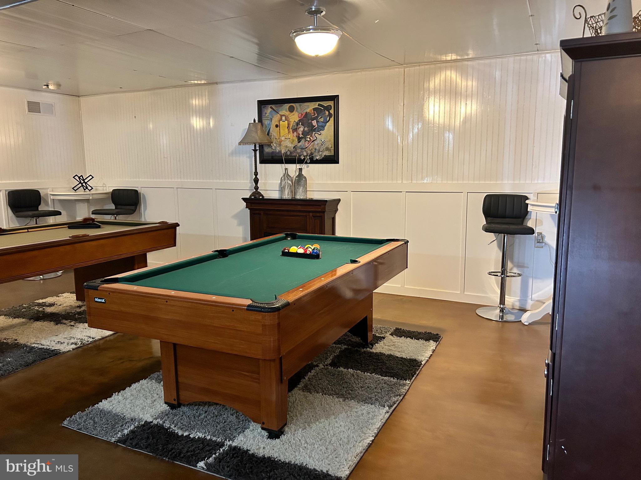 FOREST HILLS - Residential