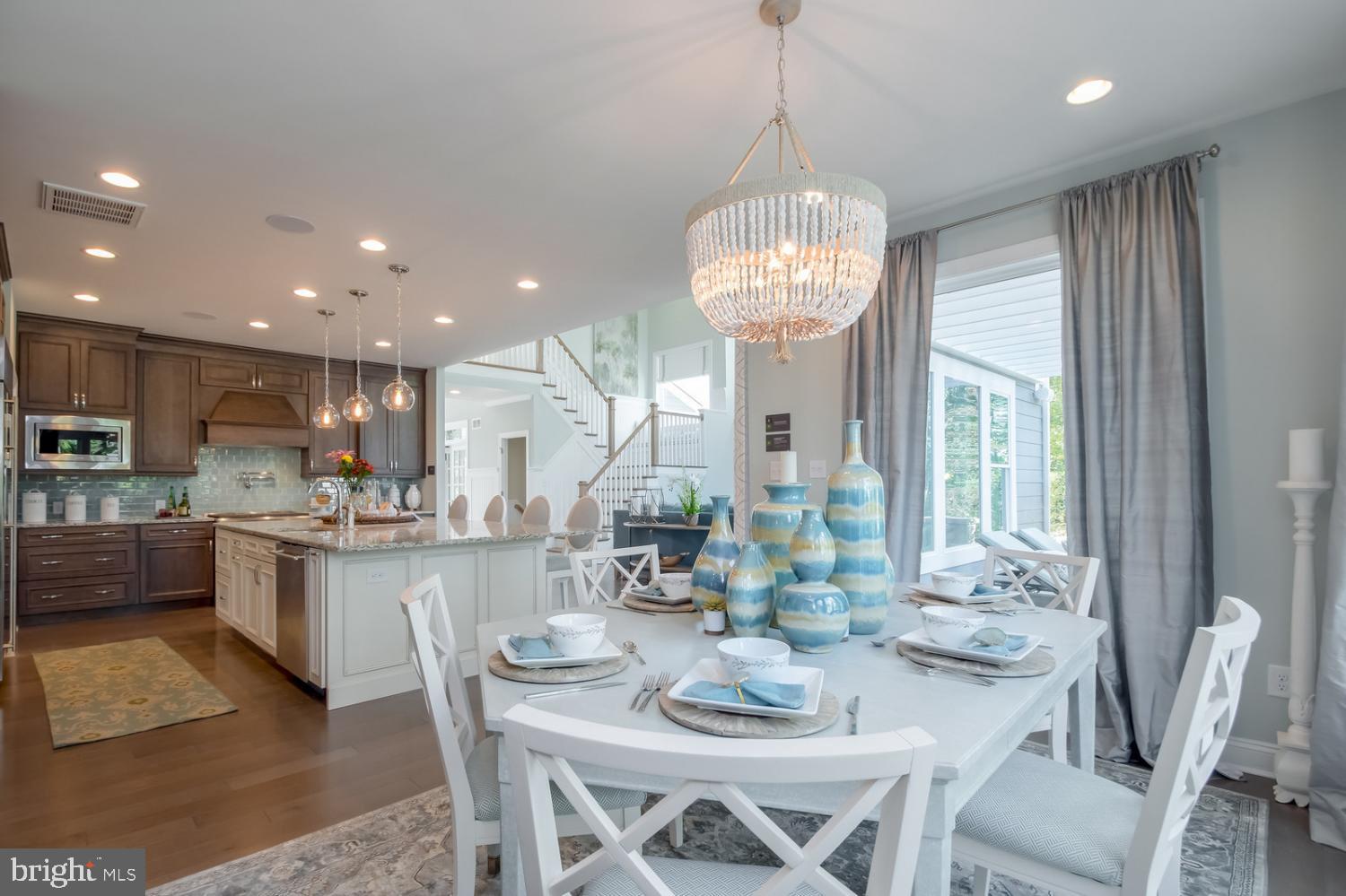 PENINSULA LAKES - Residential