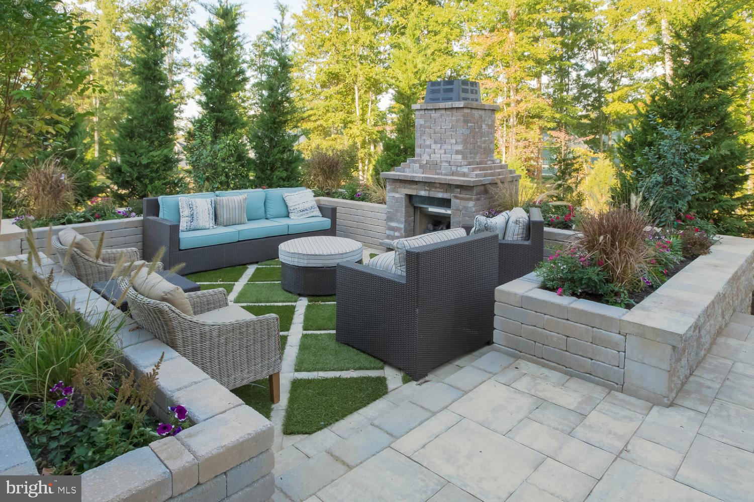 PENINSULA LAKES - Residential