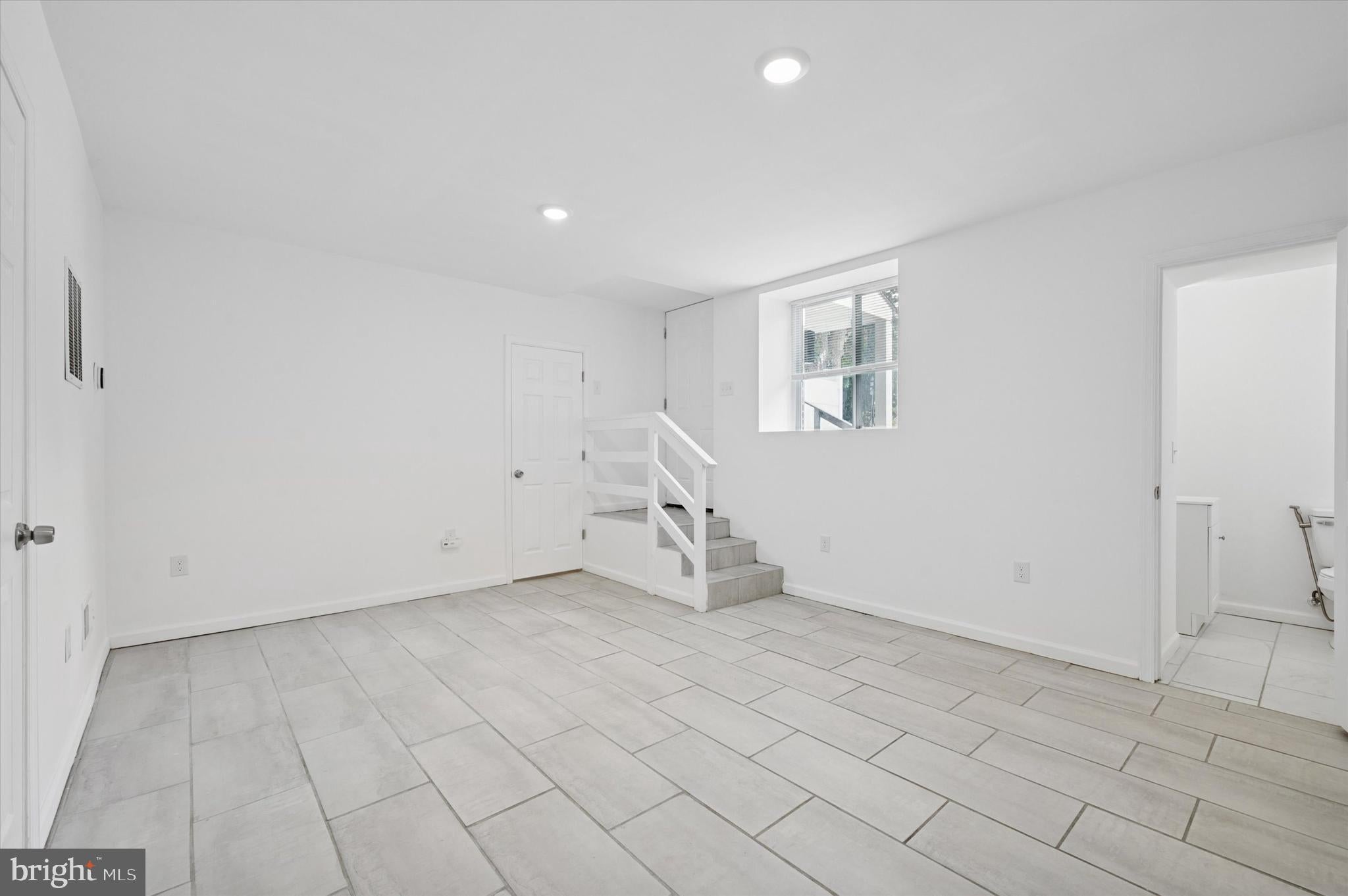 6 OLD LANCASTER ROAD 1