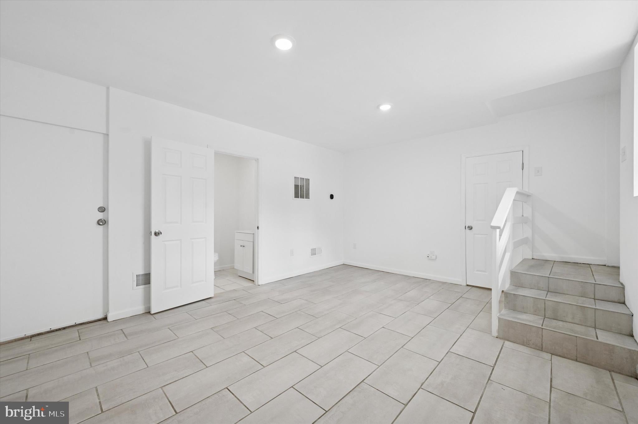 6 OLD LANCASTER ROAD 1