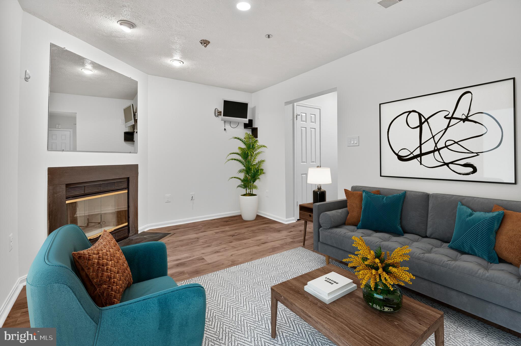 PLAZA GARDENS - Residential