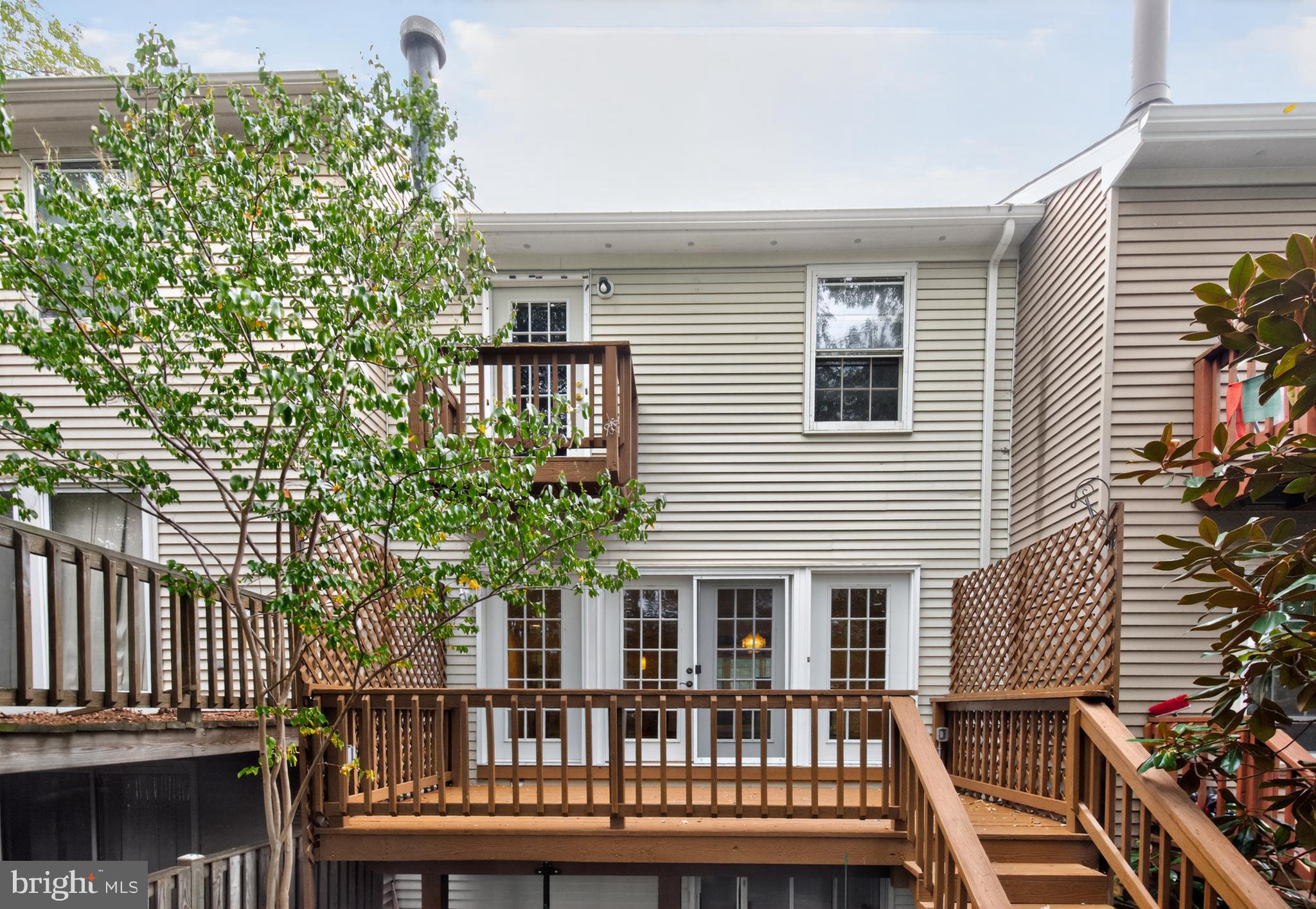 PLAZA GARDENS - Residential