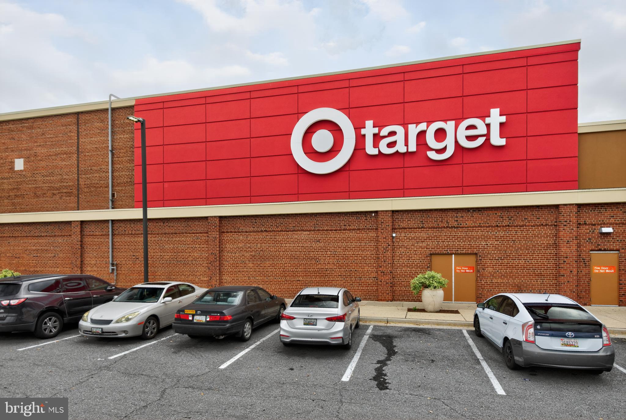 PLAZA GARDENS - Residential