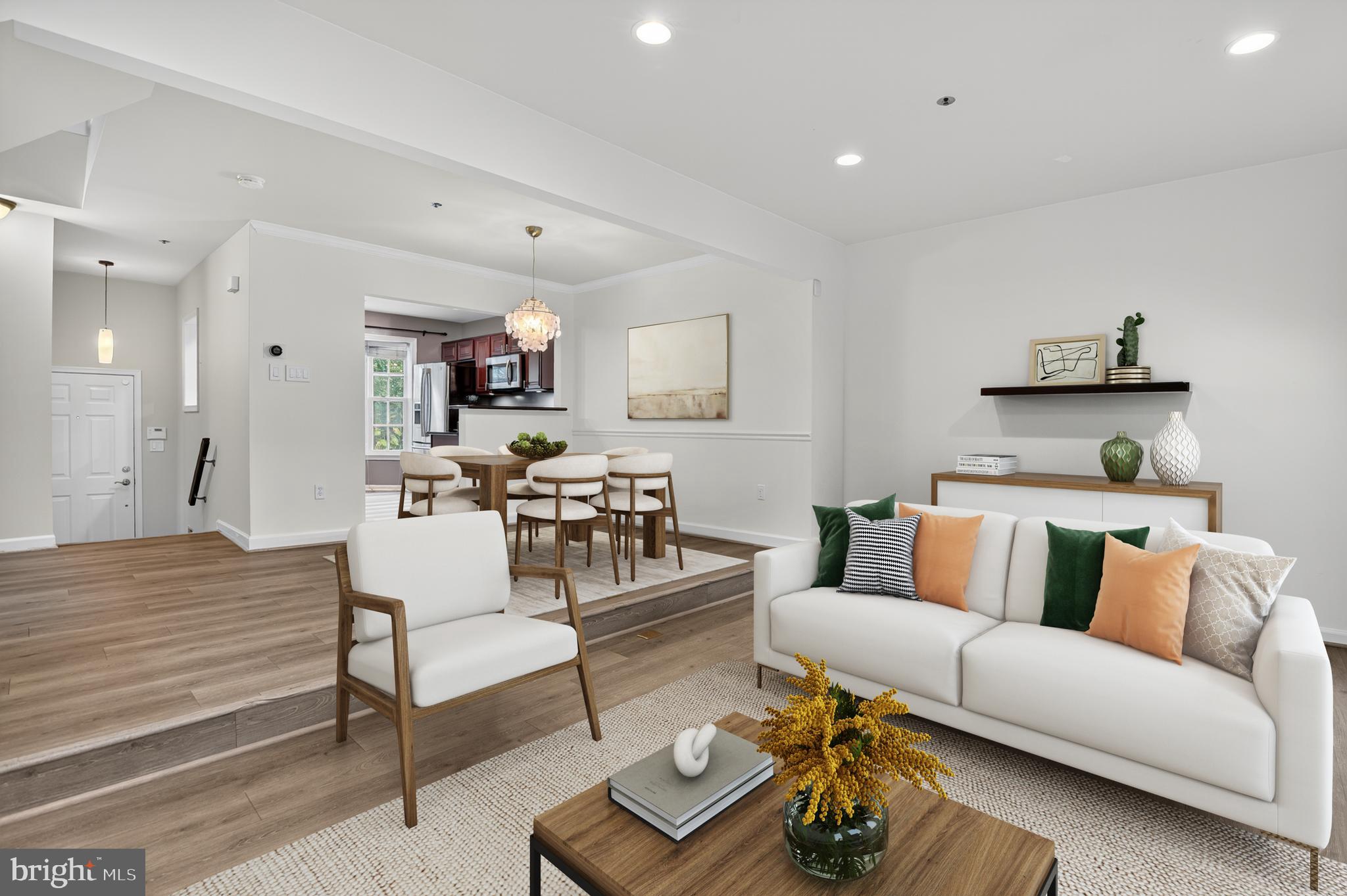 PLAZA GARDENS - Residential