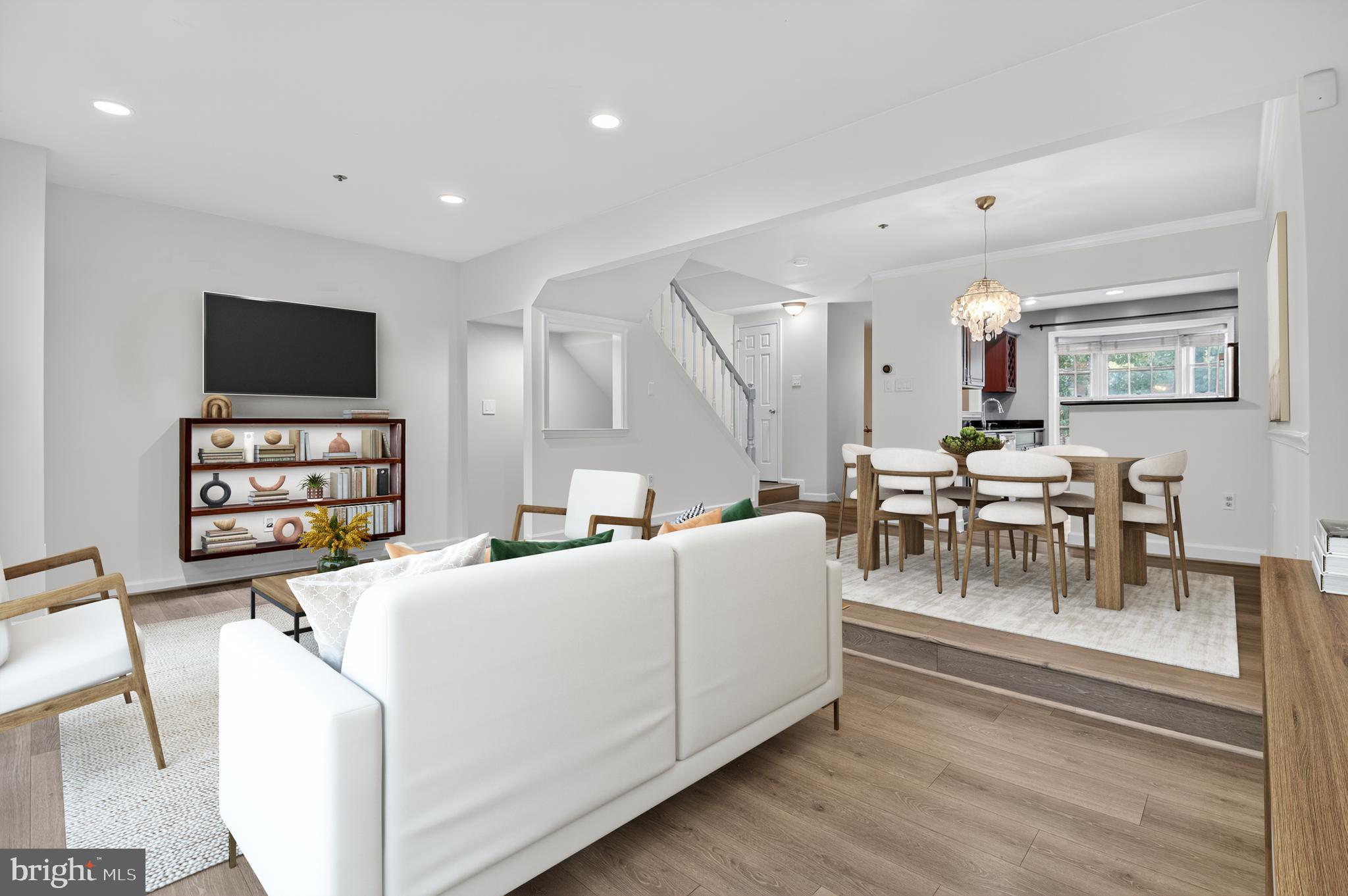 PLAZA GARDENS - Residential