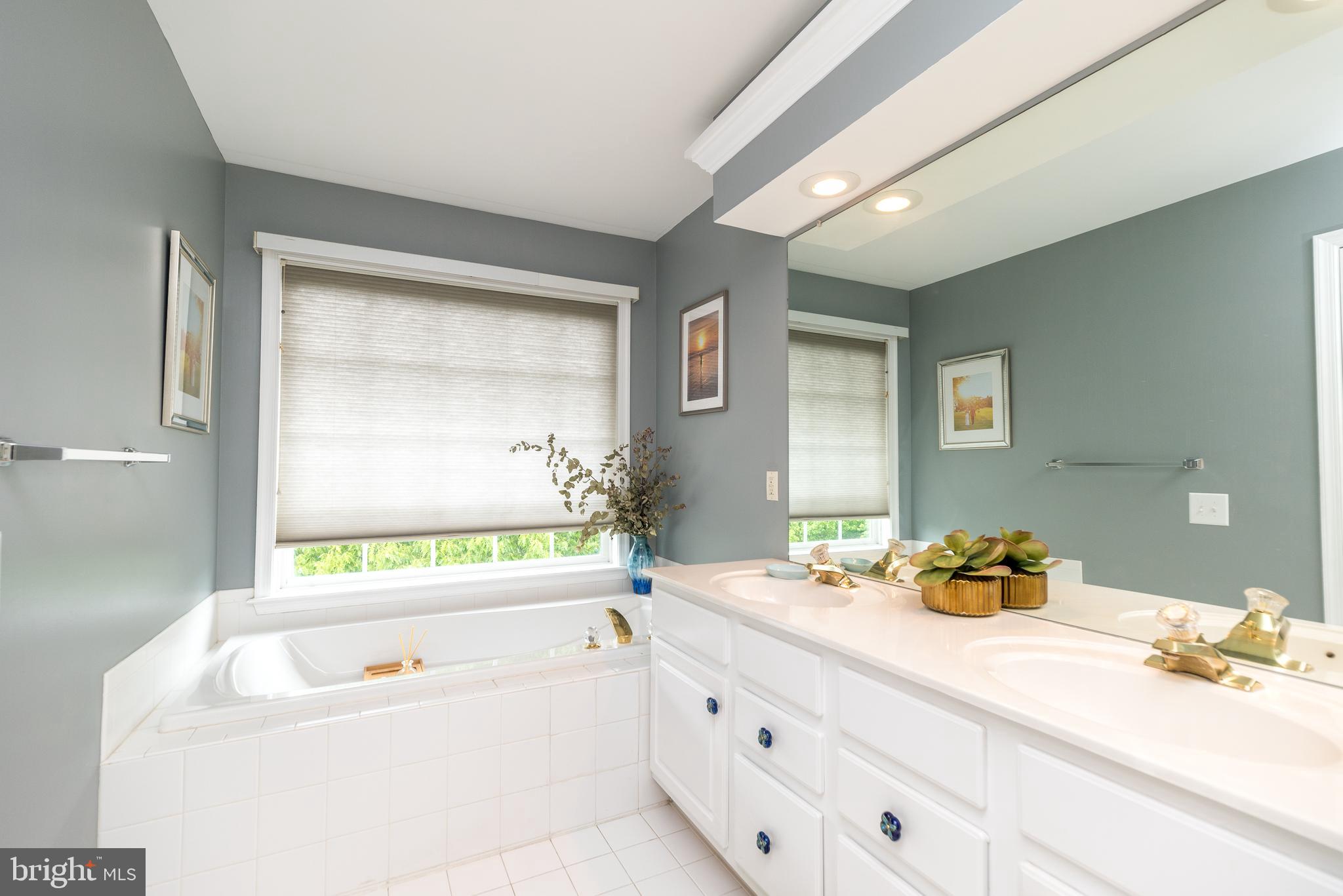 ANDORRA WOODS - Residential