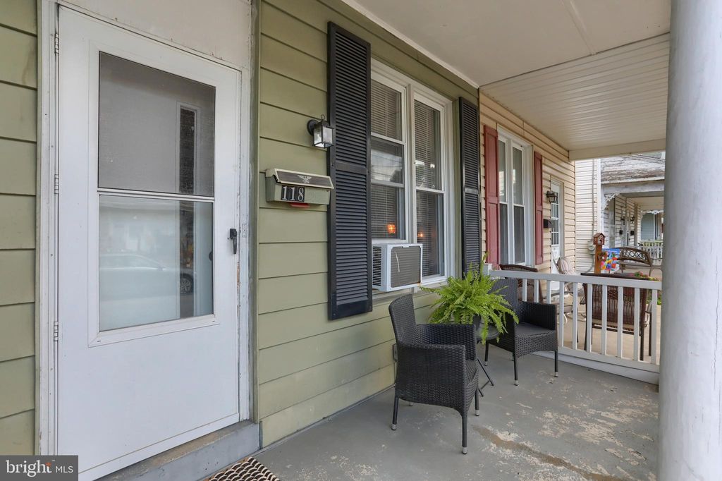 Photo of 118 S POPLAR ST, ELIZABETHTOWN, PA 17022 (MLS # PALA2038018)