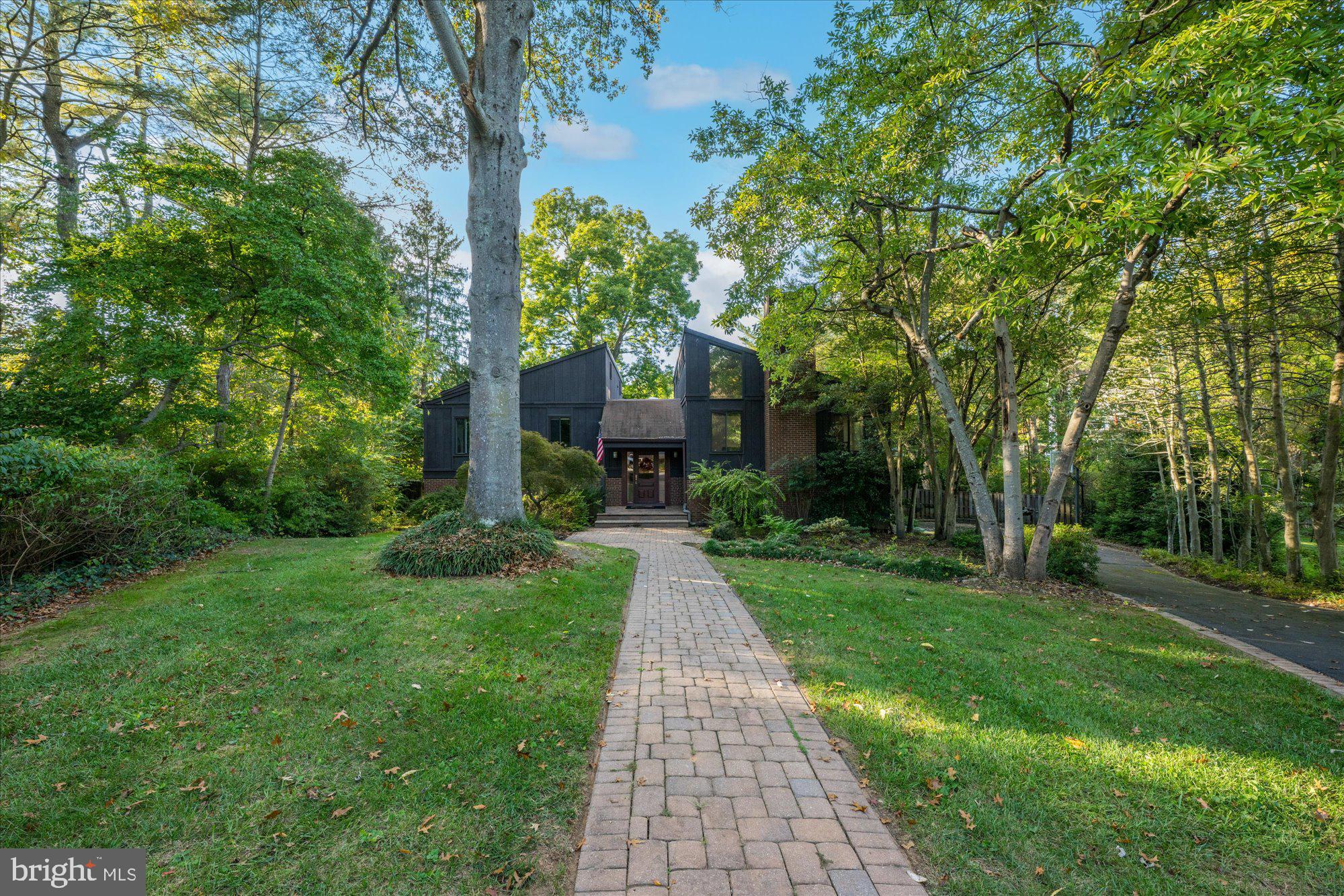 6952 DUNCRAIG COURT