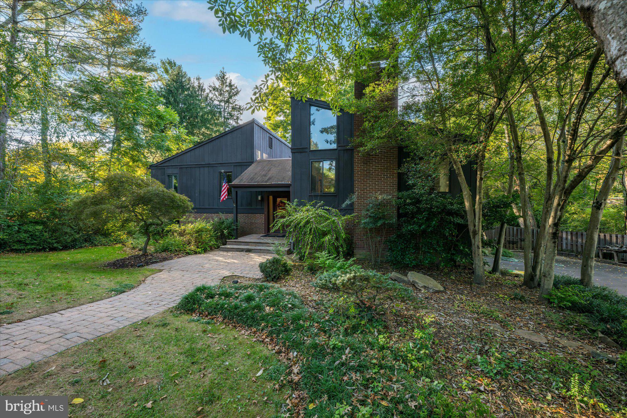6952 DUNCRAIG COURT