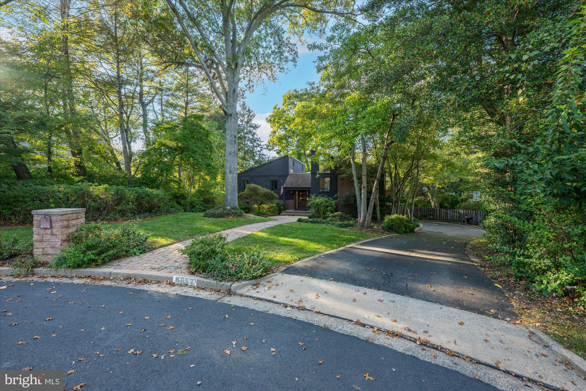 6952 DUNCRAIG COURT