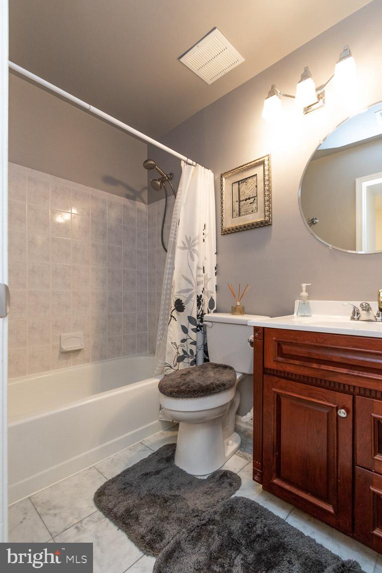 COLONY PARK - Residential