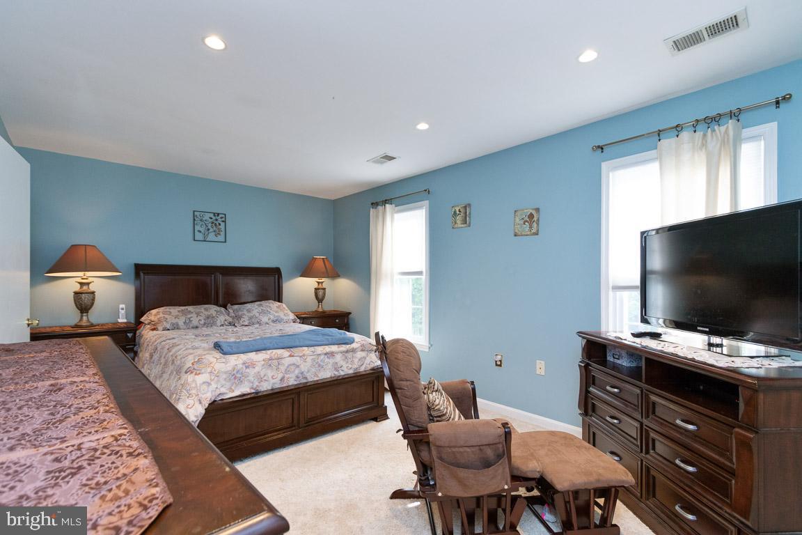 COLONY PARK - Residential